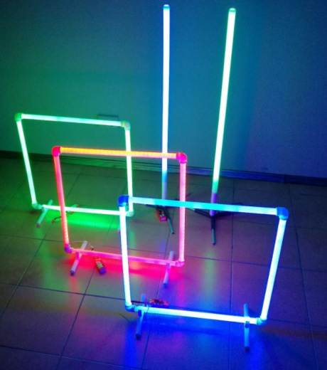 320